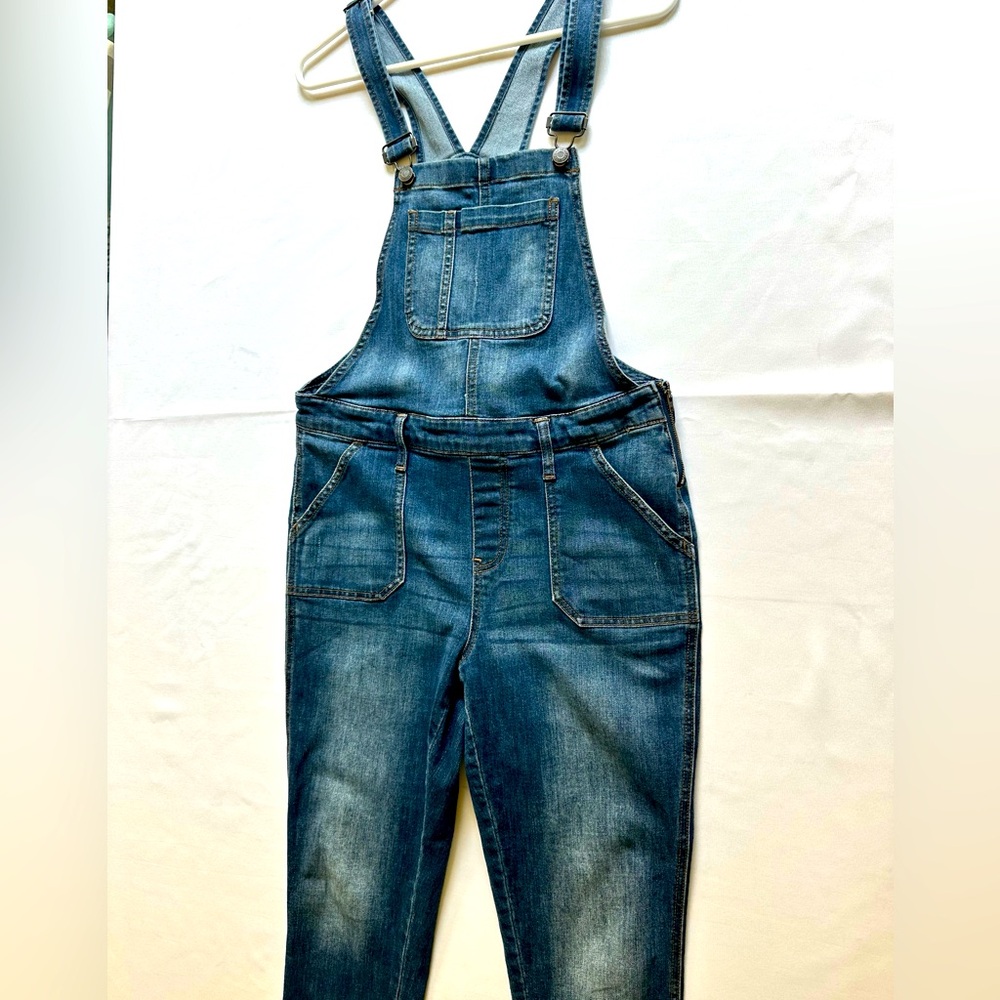 GAP Women’s size M Denim Overalls